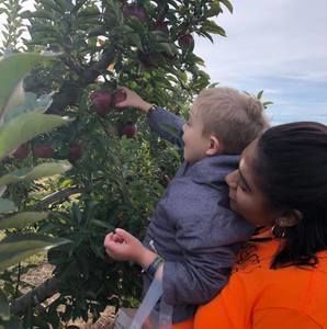 Meet your Posher, Leila